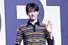 Cortis’s Keonho poses for photos during a showcase for the release of the band’s first EP, ″Color Outside the Lines,″ at the Blue Square in central Seoul on Aug. 18. [DANIELA GONZALEZ PEREZ]