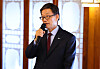 Yoon Jin-sik, chairman of the Korea International Trade Association, speaks at a breakfast meeting between heads of economic organizations at the prime minister's residence in Seoul on Dec. 23, 2024. [POOL/YONHAP]