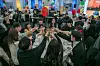 Male and female participants of Seoul's dating program last November raise their glasses to the spirit of finding love. [SEOUL METROPOLITAN GOVERNMENT]