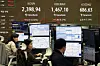 Hana Bank's dealing room in central Seoul on Jan. 2. [YONHAP]