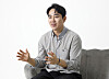 Hanteo Global CEO Kwak Young-ho speaks during an interview with the Korea JoongAng Daily in August at the company's headquarters in southern Seoul. [PARK SANG-MOON]