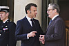 French President Emmanuel Macron, center, speaks with Britain's Prime Minister Keir Starmer during arrivals for a summit on Ukraine at the Elysee Palace in Paris, March 27. [AP/YONHAP]