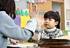 A boy meets his teacher for the first time on Jan. 2 at an elementary school in Daegu. [NEWS1]