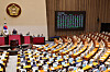 A revision to the Commercial Act passes in the main hall of the National Assembly in Yeouido, western Seoul, on Aug. 25. [YONHAP]