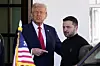 U.S. President Donald Trump welcomes Ukraine President Volodymyr Zelensky at the White House in Washington on Feb. 28, 2025. [AP/YONHAP]