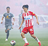 Red Star Belgrade's Hwang In-beom plays during a match against Radnicki 1923 on Sunday in Belgrade, Serbia. [SCREEN CAPTURE]