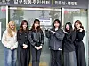 Girl group Weeekly poses for photos after voting for the general election on April 6. [IST ENTERTAINMENT]