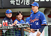 Hanwha Eagles outfielder Son Ah-seop looks on at Gwangju-Kia Champions Field in Gwangju on Aug. 1. [YONHAP]