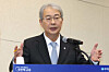 Yim Jong-yong, chairman of Woori Financial Group, speaks during a press briefing at the company's headquarters in Jung District, central Seoul, on Sept. 29. [NEWS1]
