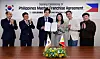 Sulbing CEO Kim Eui-yeol, third from left, and Beyond Bingsu Cafe Inc. CEO Winnie Go, fourth from left, pose for a photo after signing a master franchise agreement at Sulbing's headquarters in Seoul on July 14. [YONHAP]