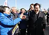 Lee Jae-myung, the leader of the DP resumed official daily activities while wearing a bulletproof vest on March 19, after he received an assassination tip-off. [YONHAP]