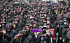 Unionized workers of Samsung Electronics participate in a rally in Hwaseong, Gyeonggi, on Monday morning to mark the start of its three-day strike. [NEWS1]