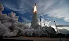 A United Launch Alliance Atlas V rocket lifts off carrying Amazon's Project Kuiper internet network satellites from the Cape Canaveral Space Force Station in Cape Canaveral, Florida, on April 28. [REUTERS/YONHAP]