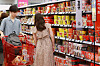 Grocery shoppers browse the ramyeon section at a large supermarket in downtown Seoul on Aug. 11. The July price index for food and nonalcoholic beverages rose 3.5 percent on year to 125.75, according to Statistics Korea’s Korean Statistical Information Service database on Aug. 11. [YONHAP]