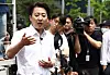 Lee Jun-seok speaks to reporters after a campaign stop in Yeouido Park in western Seoul on May 28. [NEWS1]