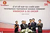 Park Won-cheol, then head of SK Sout East Asia Investment, second from right, and Nguyen Viet Quang, CEO of Vingroup, fifth from right, sign a strategic partnership agreement at Vingroup’s headquarters in Hanoi, Vietnam, on May 16, 2019. [SK INC.]