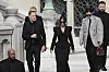 Kim Kardashian, center, accompanied by her mother Kris Jenner, second right, leaves the justice palace after testifying, regarding a robbery of millions of dollars in jewels from her Paris hotel room in 2016, in Paris, May 13, 2025. [AP/YONHAP]