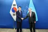 Korean President Yoon Suk Yeol, left, shakes hands with UN Secretary-General Antonio Guterres ahead of their talks at the United Nations headquarters in New York on Tuesday on the sidelines of the 78th session of the UN General Assembly. [JOINT PRESS CORPS]