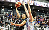 Suwon KT Sonicboom point guard Heo Hoon, left, shoots during a KBL playoff game against the Daegu Kogas Pegasus at Suwon KT Sonicboom Arena in Suwon, Gyeonggi, on April 14. [YONHAP]