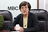 Kwon Tae-sun, chair of the Foundation for Broadcast Culture, speaks at the foundation's headquarters in Mapo District, western Seoul, on Monday. [NEWS1]