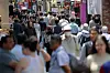 Citizens crowd a shopping district in Myeong-dong, Jung District, central Seoul on May 27. [NEWS1]