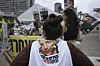 Israelis gather to watch a live broadcast in Tel Aviv's Hostages Square of Israeli-American soldier Edan Alexander being released from Hamas captivity in Gaza, in Tel Aviv, May 12, 2025. Alexander was abducted during the Hamas-led attack on his base on October 7, 2023. [AP/YONHAP]