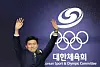 Olympic table tennis champion Ryu Seung-min celebrates his victory in the election for president of the Korean Sport & Olympic Committee at the Olympic Hall inside Olympic Park in southern Seoul on Jan. 14. [NEWS1]