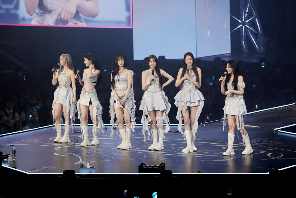 GFriend celebrates 10 years of memories with tear-filled reunion GFriend celebrates 10 years of memories with tear-filled reunion