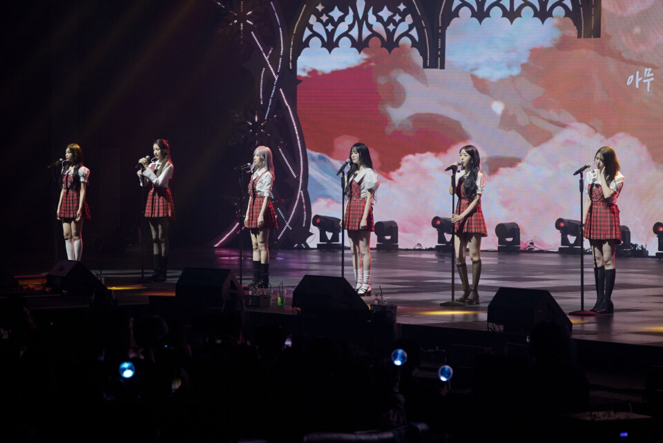 GFriend celebrates 10 years of memories with tear-filled reunion GFriend celebrates 10 years of memories with tear-filled reunion