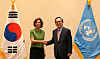 Foreign Minister Cho Tae-yul, right, shakes hands with Unesco Director-General Audrey Azoulay prior to their meeting in New York on Tuesday. [YONHAP]