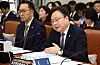 Health Minister Cho Kyoo-hong speaks at a parliamentary audit session at the National Assembly in western Seoul on Monday. [NEWS1]