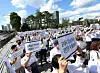Medical professors picket against the government's health policies on Thursday near the presidential office in Yongsan, central Seoul. [YONHAP]