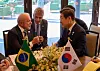 President Lee Jae Myung, right, holds a bilateral meeting with Brazilian President Luiz Inacio Lula da Silva at the G7 summit in Kananaskis, Alberta, in Canada on June 17. [JOINT PRESS CORPS]