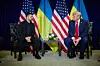 Ukrainian President Volodymyr Zelensky meets with U.S. President Donald Trump on the sidelines of the United Nations General Assembly in New York, on Sept. 23. [UPI/YONHAP]