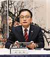 Acting President Choi Sang-mok speaks during a meeting with the ministers of economy, diplomacy and industry at the government complex building in Seoul on Jan. 6. [NEWS1]