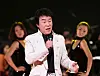 Trot singer Song Dae-kwan performs at the KBS ″Gayo Stage″ in 2010 [YONHAP]