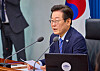 President Lee Jae Myung speaks during a senior aides' meeting at the presidential office in Yongsan District, central Seoul, on Sept. 18. [PRESIDENTIAL OFFICE]