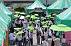 Visitors enjoy '2025 Olive Young Festa' held on May 22 to 25 on Nodeul Island in Yongsan District, central Seoul. [OLIVE YOUNG]