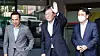 Democratic Party leader Lee Jae-myung, center, waves to supporters after being discharged from Green Hospital in Jungnang District, northern Seoul, Monday afternoon, where he was hospitalized for deteriorated health while undergoing a hunger strike. [YONHAP]