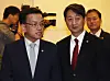 Deputy Prime Minister and Finance Minister Choi Sang-mok, left, and Minister of Trade, Industry and Energy Ahn Duk-geun at the Government Complex in central Seoul. [YONHAP]