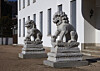 A pair of stone lion statues stands in front of Bohwagak at Kansong Art Museum in Seongbuk District, central Seoul. [NATIONAL MUSEUM OF KOREA]
