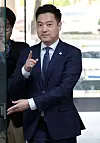 Kim Se-ui, operator of far-right political YouTube channel, at the Seoul Central District Court in southern Seoul on April 23, 2024 [NEWS1]