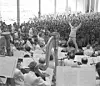 Leonard Bernstein conducting Mahler’s 'Symphony No. 2' at Tanglewood in Boston, 1970 — a defining moment that captures the intensity of the work. [JOONGANG ILBO]