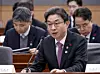 Financial Services Commission (FSC) Chairman Lee Eog-weon speakds during a policy briefing from the FSC and the Financial Supervisory Service (FSS) held at the government complex in Seoul on Dec. 19. [JOINT PRESS CORPS]