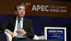 Chang Jae-hoon, vice chairman of Hyundai Motor Group, participates in a discussion with Ivana Jemelkova, CEO of the Hydrogen Council, during the APEC CEO Summit at the Gyeongju Arts Center in Gyeongju, North Gyeongsang, on Oct. 30. [KIM SEONG-RYONG]