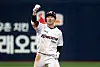 Kiwoom Heroes infielder Kim Hye-seong celebrates after hitting an RBI double during a game against the Hanwha Eagles at Gocheok Sky Dome in western Seoul on April 2, 2023. [NEWS1]