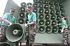 South Korean soldiers dismantle loudspeakers installed at an observatory in Mount Odu near the border and the demilitarized zone in Gyeonggi in 2004. [YONHAP]