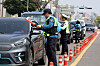 Police conduct DUI tests in Jeju Island on April 10. [NEWS1]