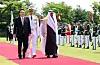 President Yoon Suk Yeol, left, and United Arab Emirates (UAE) President Mohamed bin Zayed Al Nahyan inspect the Korean honor guard at the lawn in front of the Yongsan presidential office during an official welcome ceremony on Wednesday ahead of their bilateral summit. [PRESIDENTIAL OFFICE]