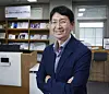 Hwang Won-tae, Vice Dean of International Affairs at Seoul National University's College of Engineering, poses for a photo on Sept. 25 after an interview with the Korea JoongAng Daily at the university's Global Education Center for Engineers in Gwanak District, southern Seoul. [PARK SANG-MOON]